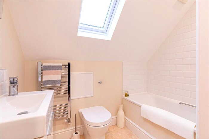 2 Bedroom Cottage For Sale In Church Street, Great Bedwyn, Marlborough, Wiltshire, SN8