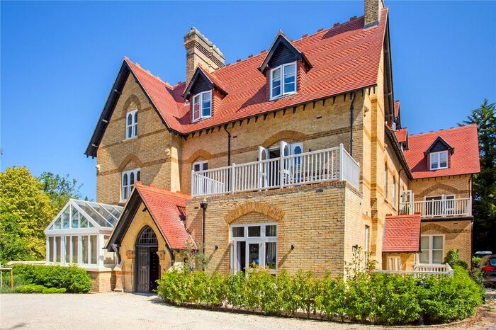 2 Bedroom Flat For Sale In Broadwater Down, Tunbridge Wells, TN2