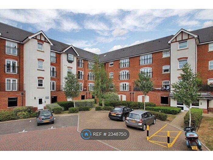2 Bedroom Flat To Rent In Woodfield Lodge, Crawley, RH10