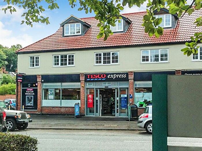 2 Bedroom Flat To Rent In Park Mount, Harpenden, AL5