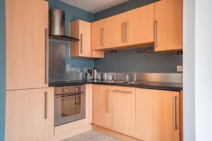 1 Bedroom Flat For Sale In Popeshead Court, Peter Lane, York, YO1