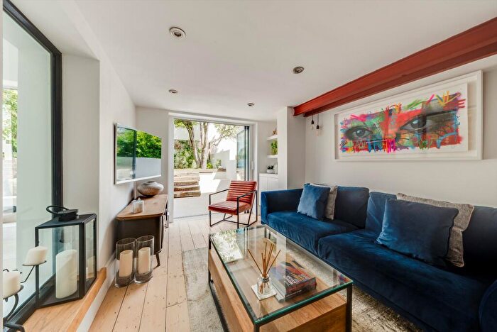 1 Bedroom Apartment To Rent In Agincourt Road, Belsize Park, NW3