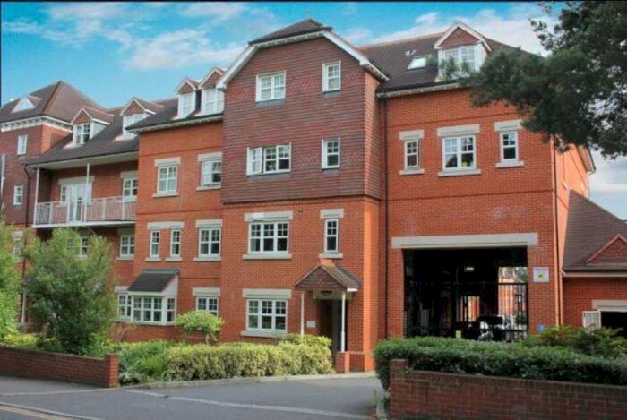 2 Bedroom Apartment To Rent In Abingdon Court, Woking, GU22