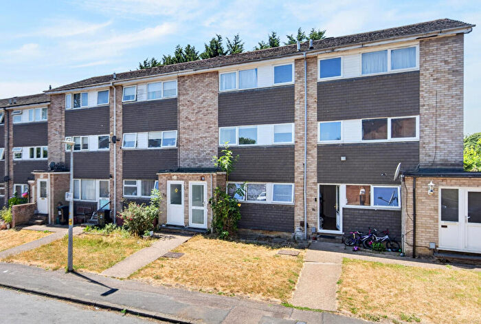 3 Bedroom Maisonette For Sale In Ivel Road, Stevenage, SG1