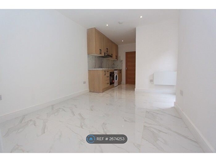 1 Bedroom Flat To Rent In Rucklidge Avenue, London, NW10