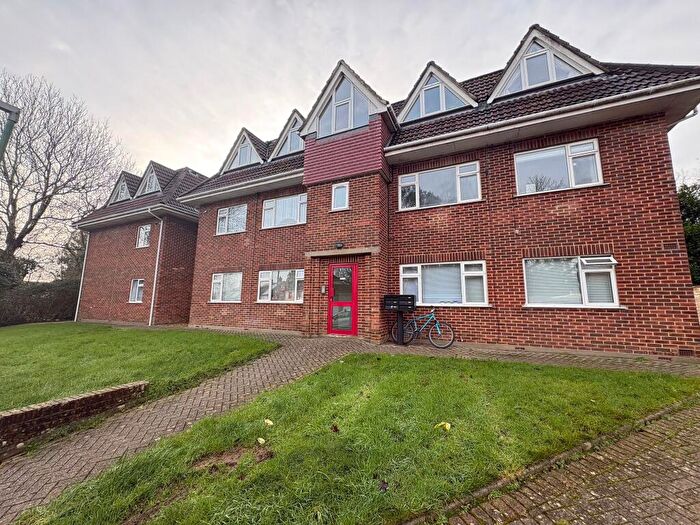 2 Bedroom Flat To Rent In Berrans Avenue, Bournemouth, BH11