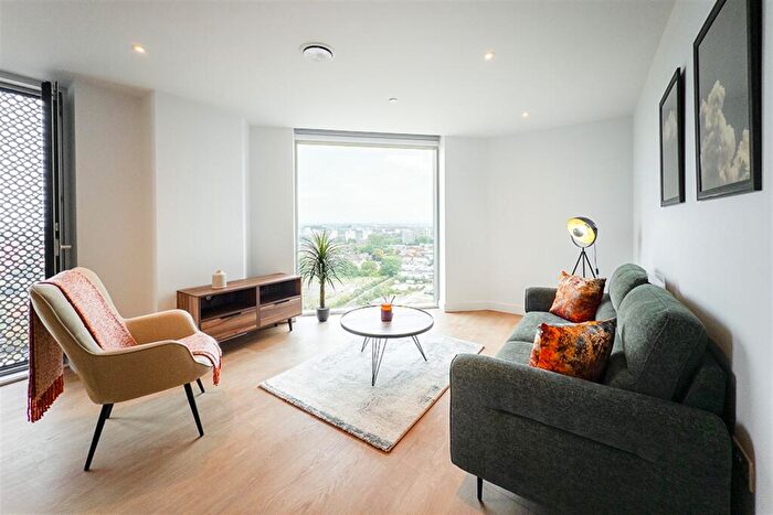 2 Bedroom Apartment To Rent In Park View, M4