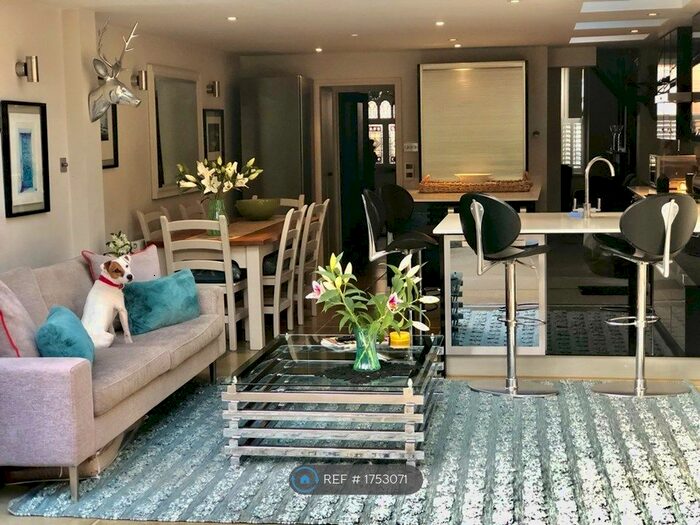 4 Bedroom Terraced House To Rent In Cicada Road, London, SW18