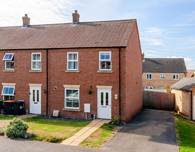 3 Bedroom End Of Terrace House For Sale In Johnson Drive, Leighton Buzzard, LU7