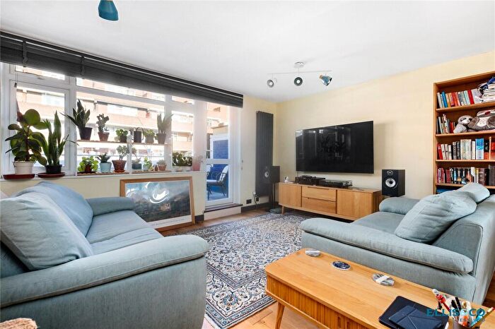 3 Bedroom Apartment For Sale In Colstead House, Watney Market, London, E1