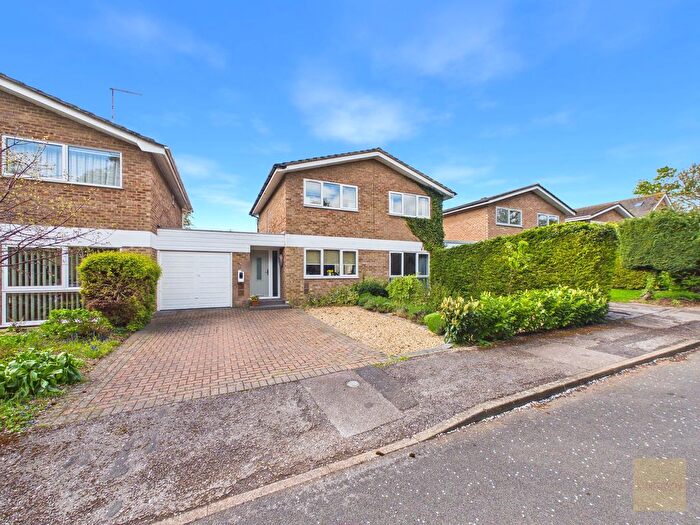 4 Bedroom Link Detached House For Sale In Fox Dale, Stamford, PE9