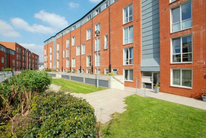 3 Bedroom Maisonette To Rent In Manor Road, Stoke Newington, N16