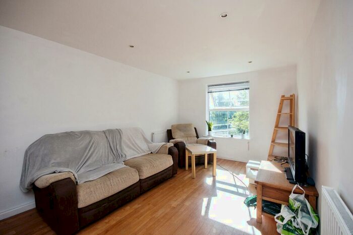 2 Bedroom Flat For Sale In Suffolk Road, Bournemouth, BH2