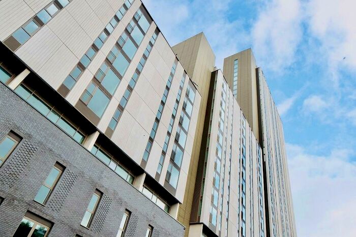 1 Bedroom Flat To Rent In Oxygen Tower, Store Street, Manchester, Greater Manchester, M1