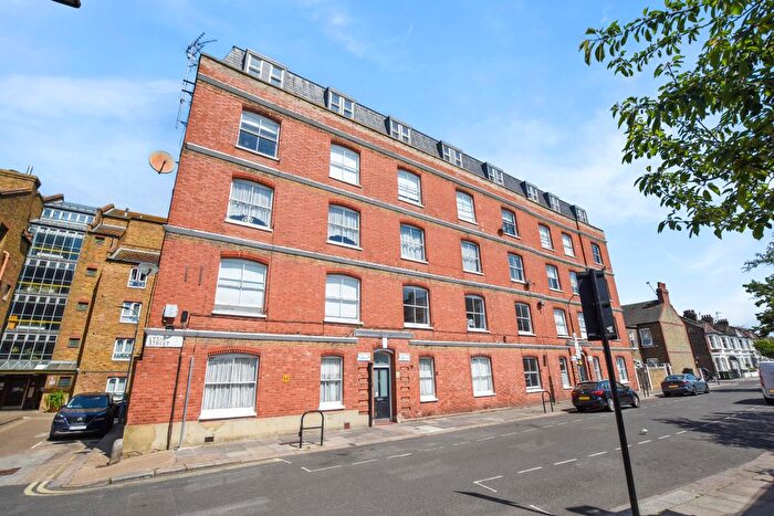 2 Bedroom Flat To Rent In Lysia Court (Ref ), Fulham., SW6