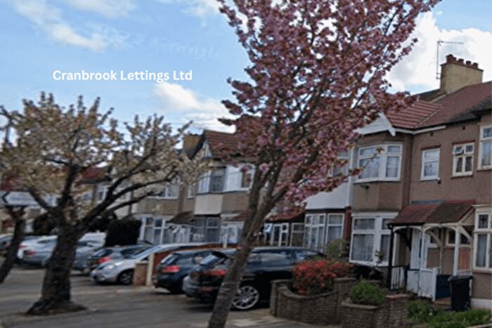 3 Bedroom Semi-Detached House To Rent In Roll Garden, Ilford, IG2