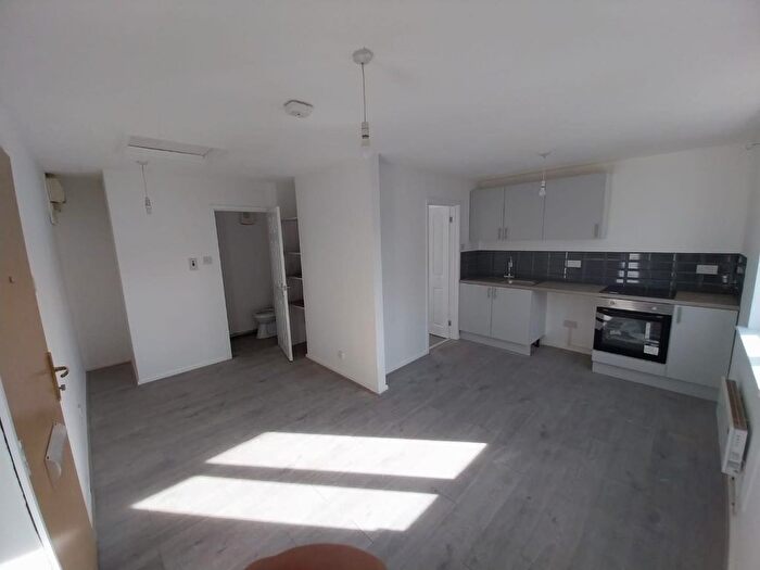 1 Bedroom Flat To Rent In New Drake Green, Westhoughton, Bolton, BL5