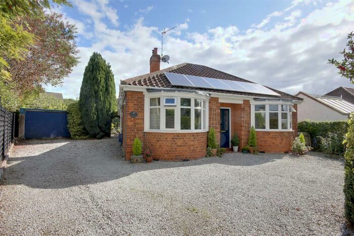 3 Bedroom Detached Bungalow For Sale In Little Wold Lane, South Cave, HU15