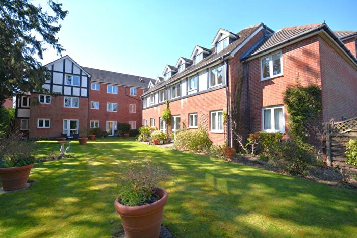 2 Bedroom Flat For Sale In Archer Court, HP6