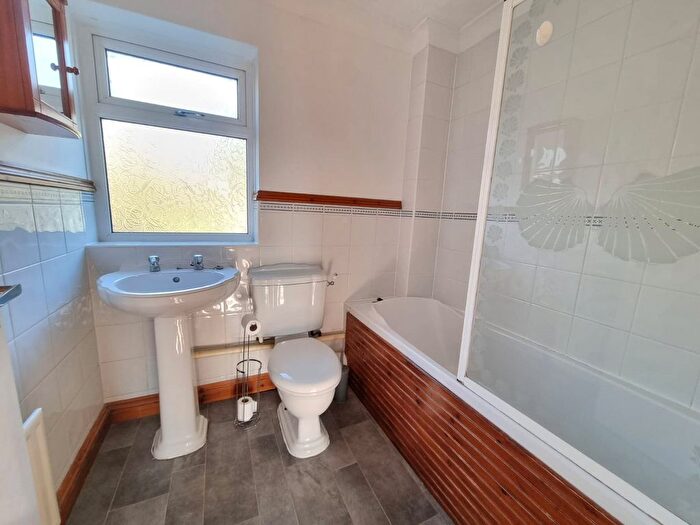 3 Bedroom Terraced House For Sale In Maylin Close, Hitchin, Hertfordshire, SG4