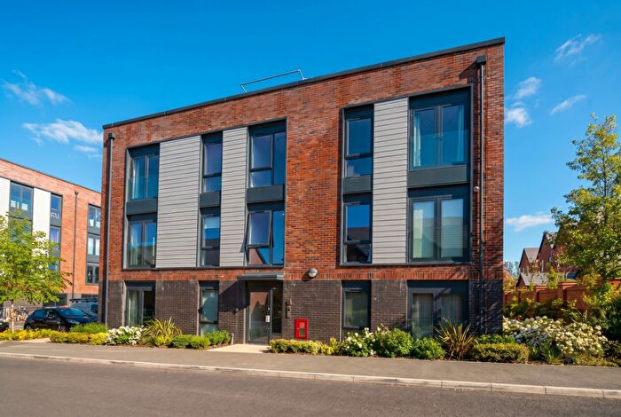 2 Bedroom Flat For Sale In Brambles Crescent, Blythe Valley, B90