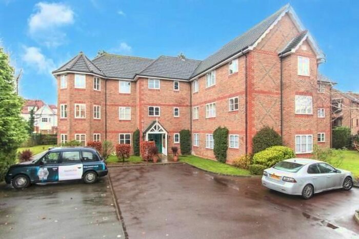 2 Bedroom Flat To Rent In The Beeches, Halsey Road, Watford, WD18