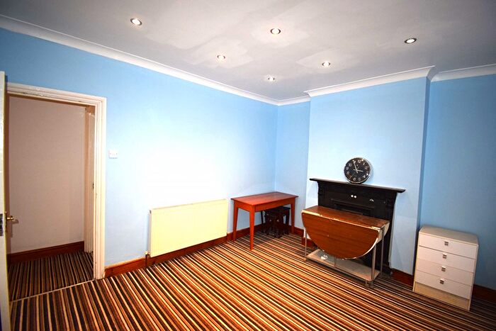 2 Bedroom Flat To Rent In St. Albans Road, Seven Kings, Ilford, IG3