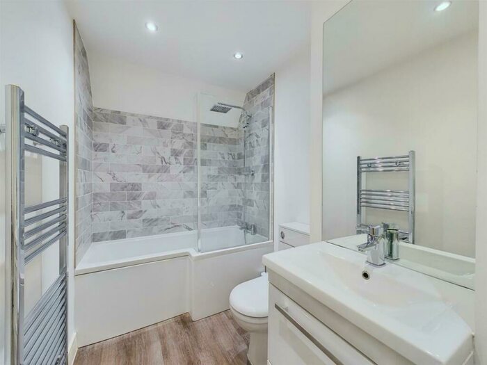 2 Bedroom Apartment To Rent In Knifesmithgate, Chesterfield, S40