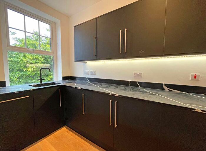 2 Bedroom Flat To Rent In Chester House, Fields Park Road, Newport, NP20