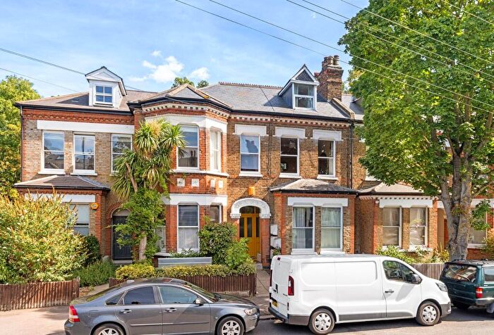 2 Bedroom Flat For Sale In Croxted Road, SE21