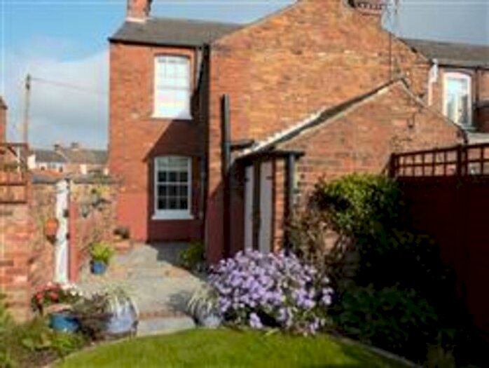 2 Bedroom End Of Terrace House To Rent In Alexandra Road, Louth, LN11