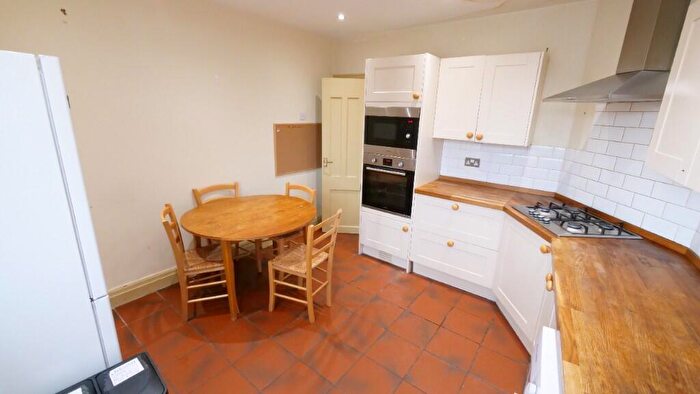 2 Bedroom Apartment To Rent In Wilmslow Road, Manchester, Greater Manchester, M20