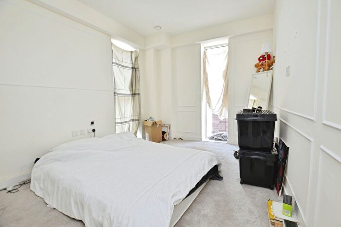 3 Bedroom Flat For Sale In Thunderer Street, London, E13