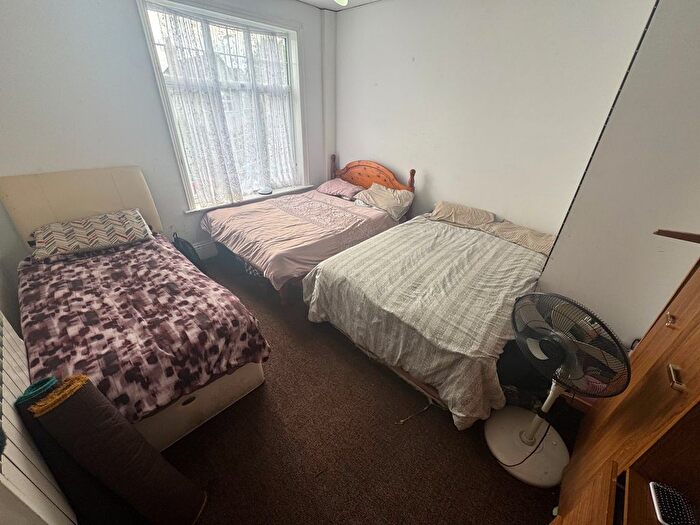 2 Bedroom Flat To Rent In Upperton Road, Leicester, LE3