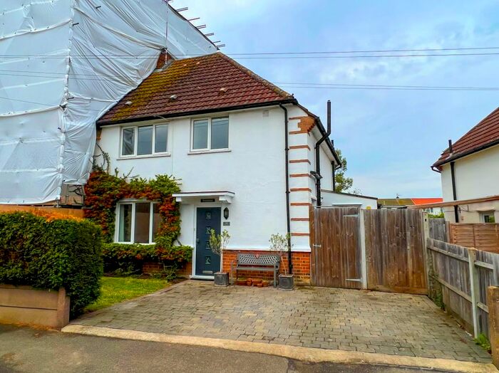 3 Bedroom Semi-Detached House To Rent In Hurst Lane, East Molesey, KT8