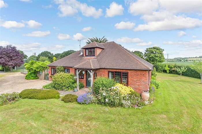 3 Bedroom Detached House For Sale In Smarden Bell Road, Pluckley, Ashford, Kent, TN27