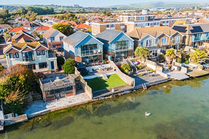 4 Bedroom Detached House For Sale In Brighton Road, Lancing, BN15