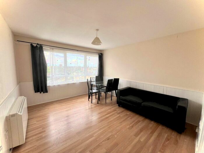 1 Bedroom Flat To Rent In Loxford Road, Barking, IG11