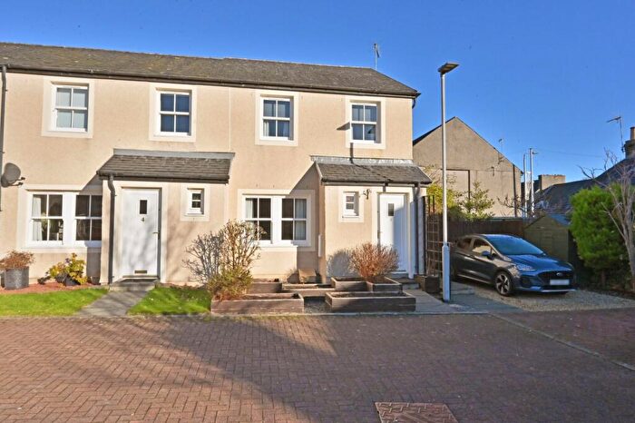 3 Bedroom End Of Terrace House For Sale In Hunters Way, Lochwinnoch, PA12