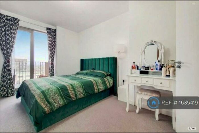 3 Bedroom Flat To Rent In Tiller House, London, E6