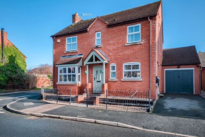 3 Bedroom Detached House For Sale In Ebsdorf Close, Bidford-On-Avon, B50