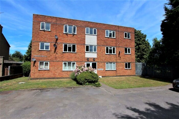 3 Bedroom Flat To Rent In Francis Court, Linslade, LU7