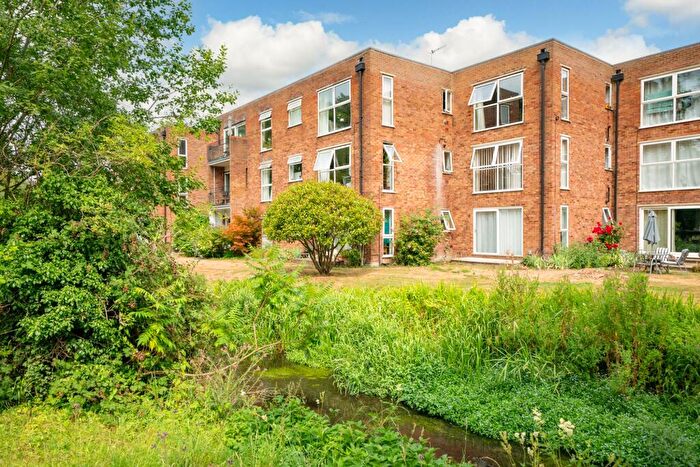 2 Bedroom Flat For Sale In River Park, Hemel Hempstead, HP1