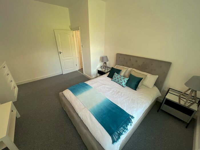 1 Bedroom Flat To Rent In Ballbrook Avenue, Didsbury, M20