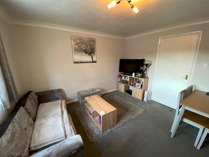 1 Bedroom Flat To Rent In Pyegrove Chase, Bracknell, Berkshire, RG12