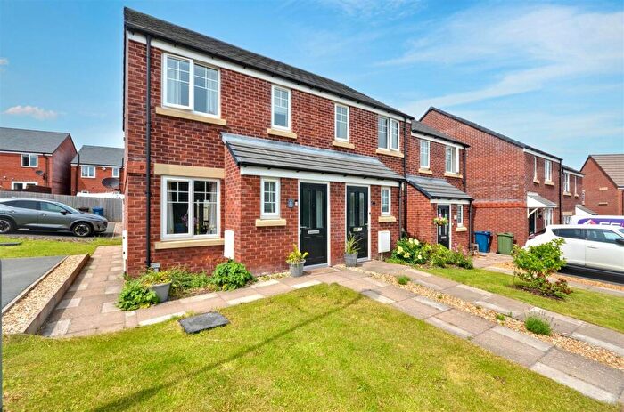 2 Bedroom End Of Terrace House For Sale In Hume Chase, Stone, ST15