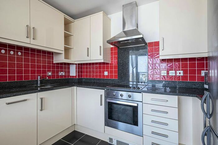 2 Bedroom Flat To Rent In Stratford Eye, Stratford, London, E15