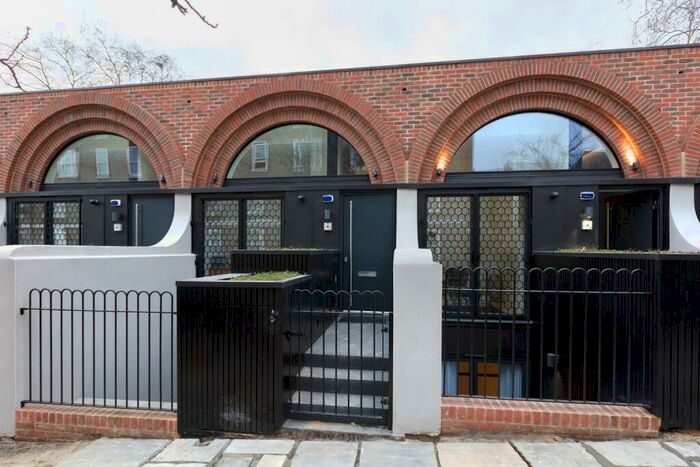 3 Bedroom Town House To Rent In The Arches, Highgate Road, NW5