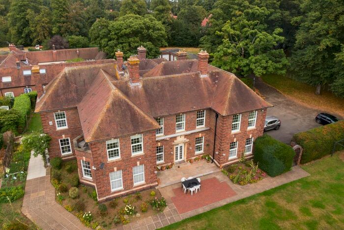 8 Bedroom Country House For Sale In Watling Street, Hinckley LE10