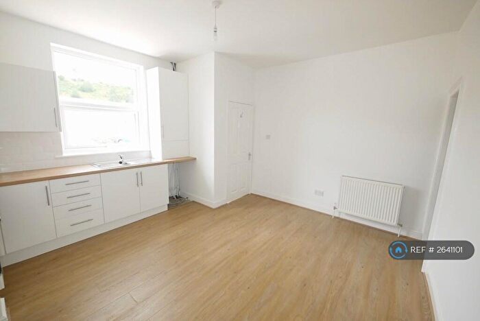 1 Bedroom Terraced House To Rent In Woodland Square, Brighouse, HD6